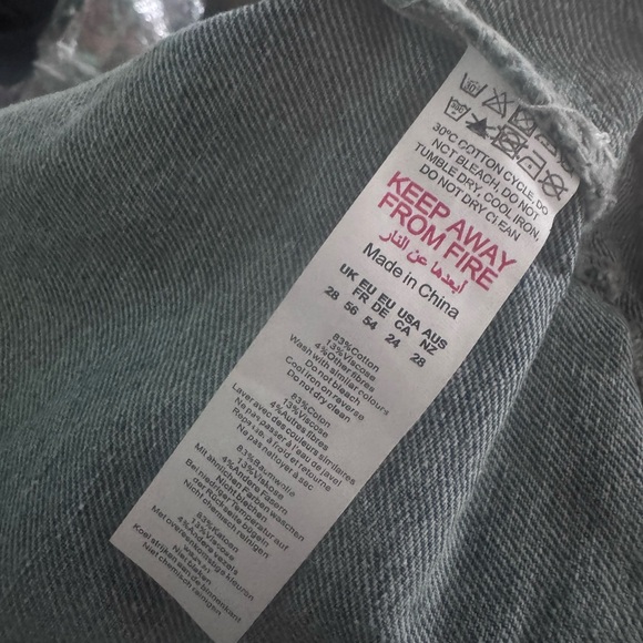 Fashion Nova Classic Blue Women's Jeans - Picture 5 of 5